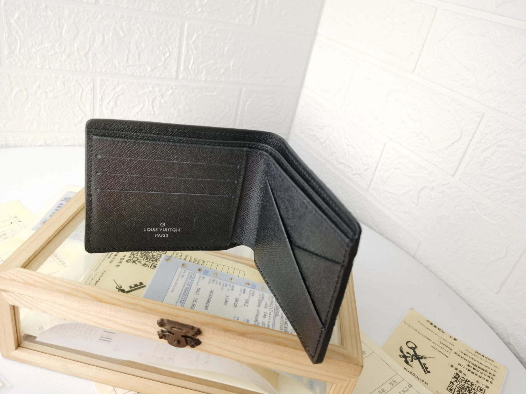 Louis Vuitton LV Wallets For Unisex Unique 5386