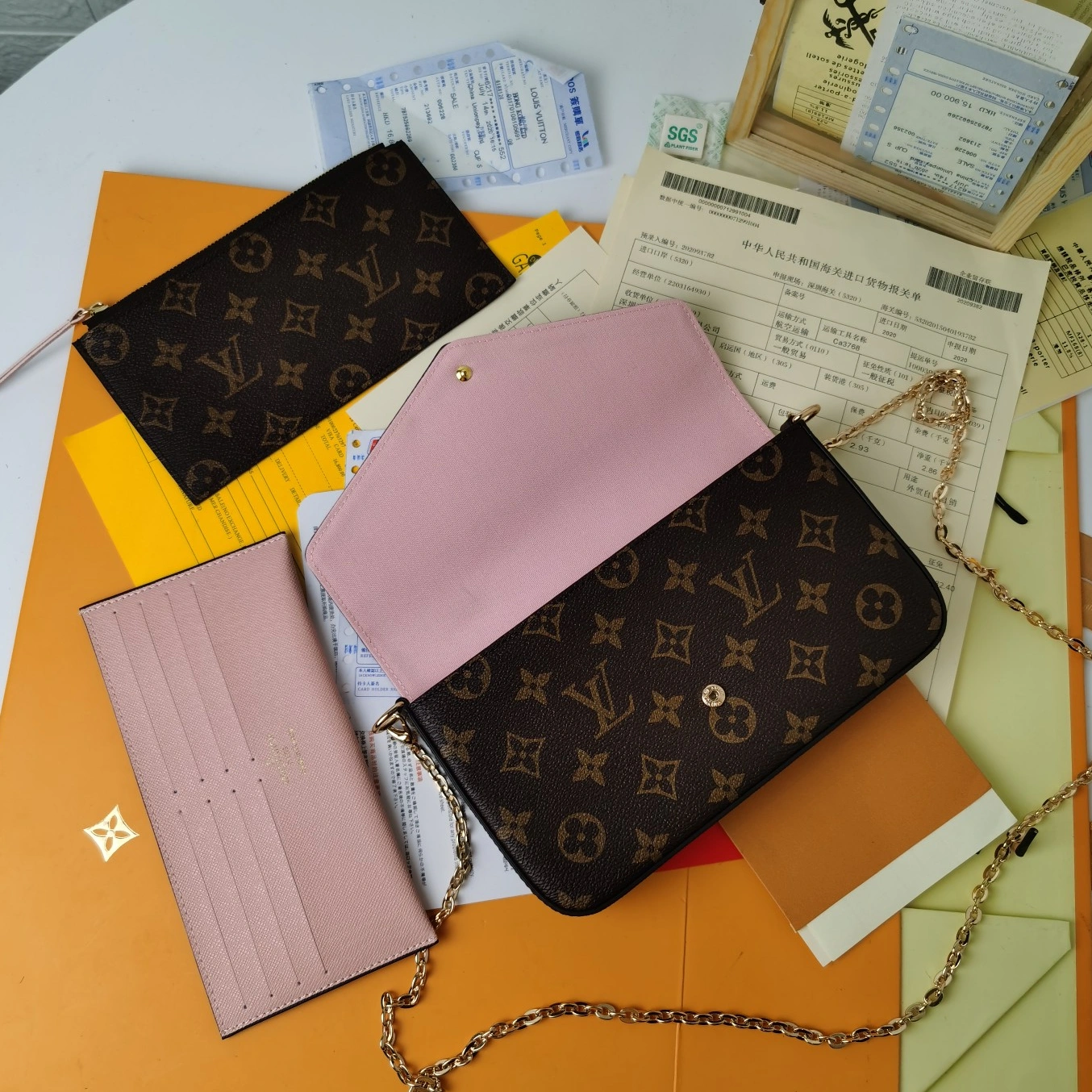 Louis Vuitton LV Wallets For Women Comfortable 2427
