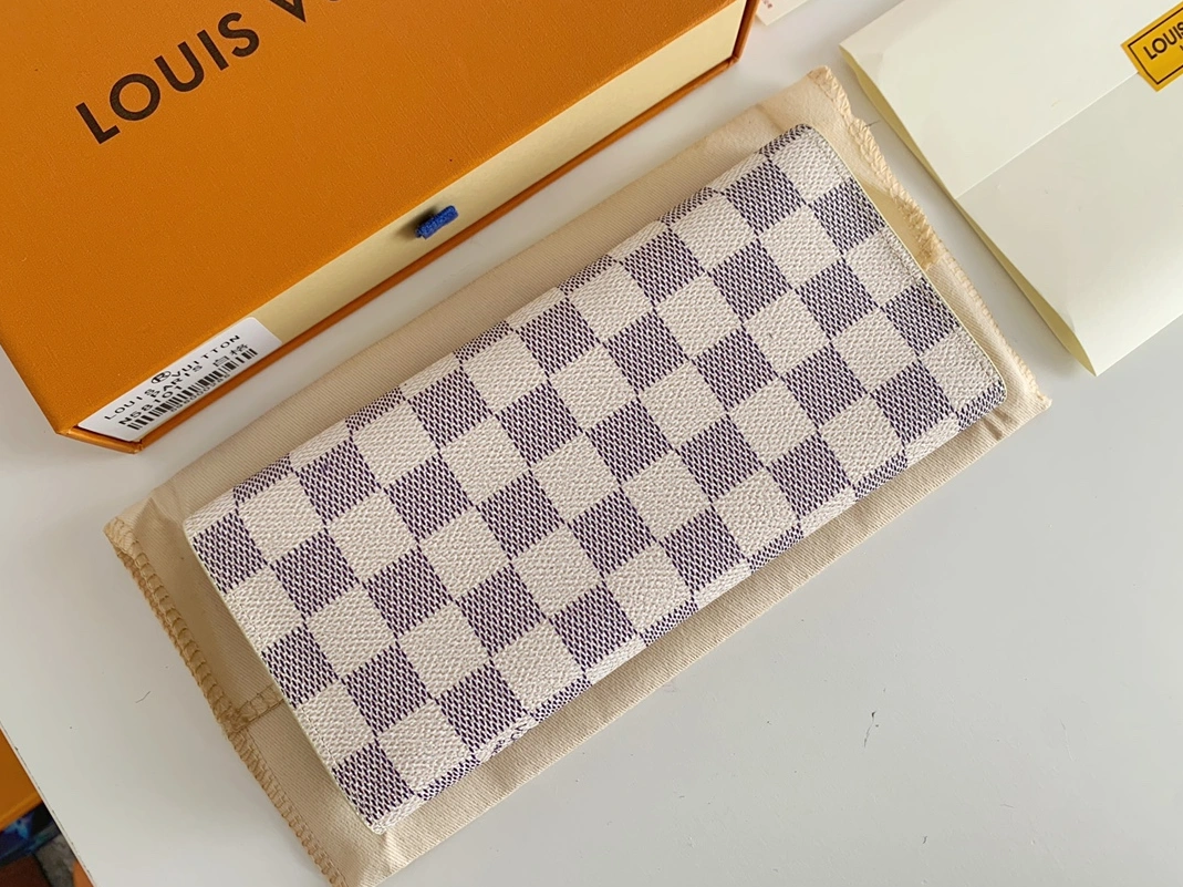 Louis Vuitton LV Wallets For Women Elegant 1799