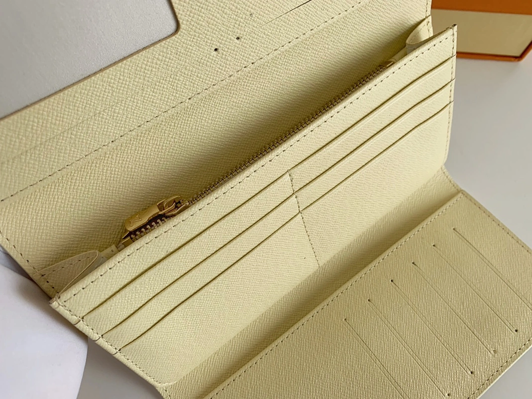 Louis Vuitton LV Wallets For Women Elegant 1799