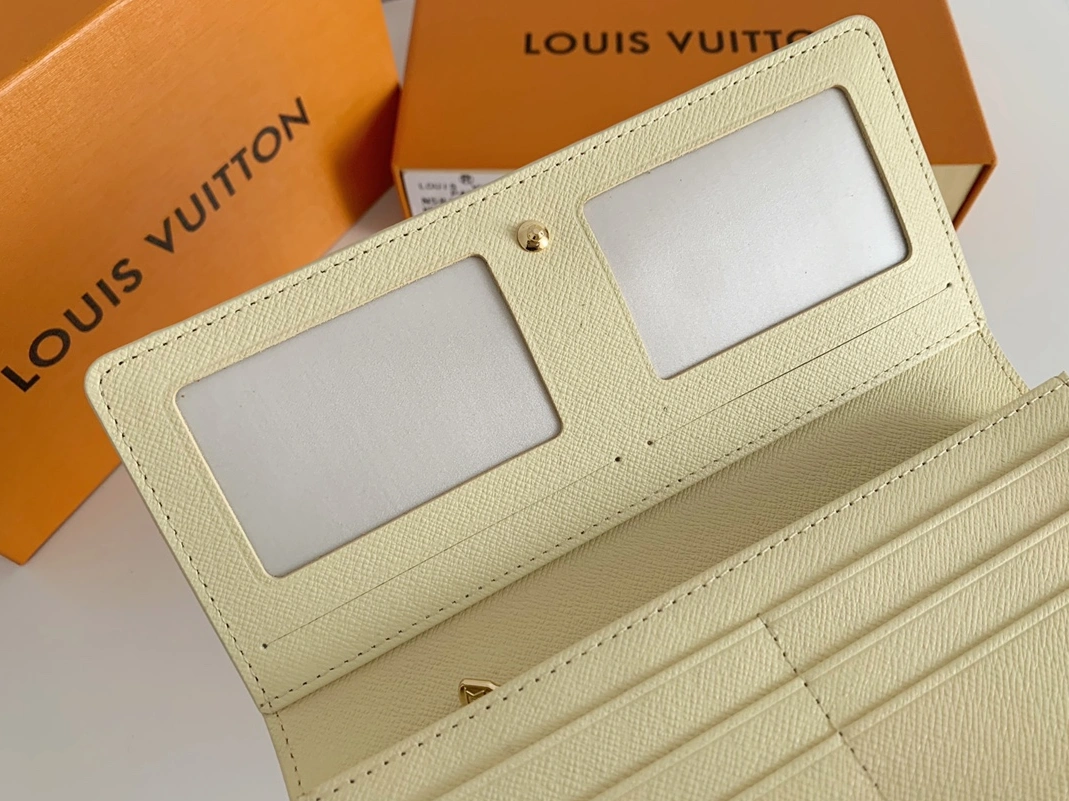 Louis Vuitton LV Wallets For Women Elegant 1799