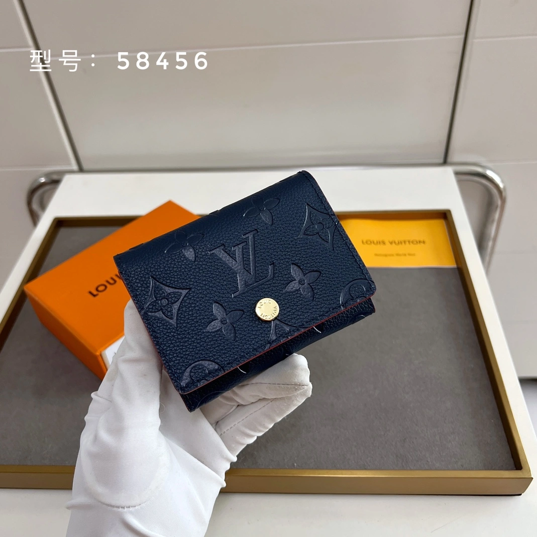 Louis Vuitton LV Wallets For Women Practical 5058