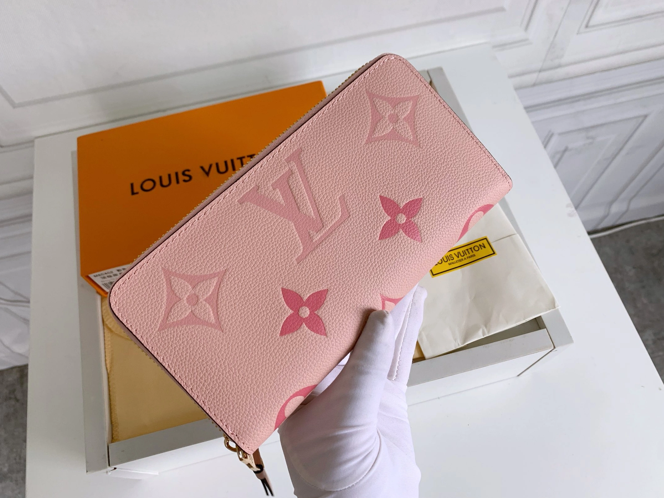 Louis Vuitton LV Wallets For Women Sleek 2841