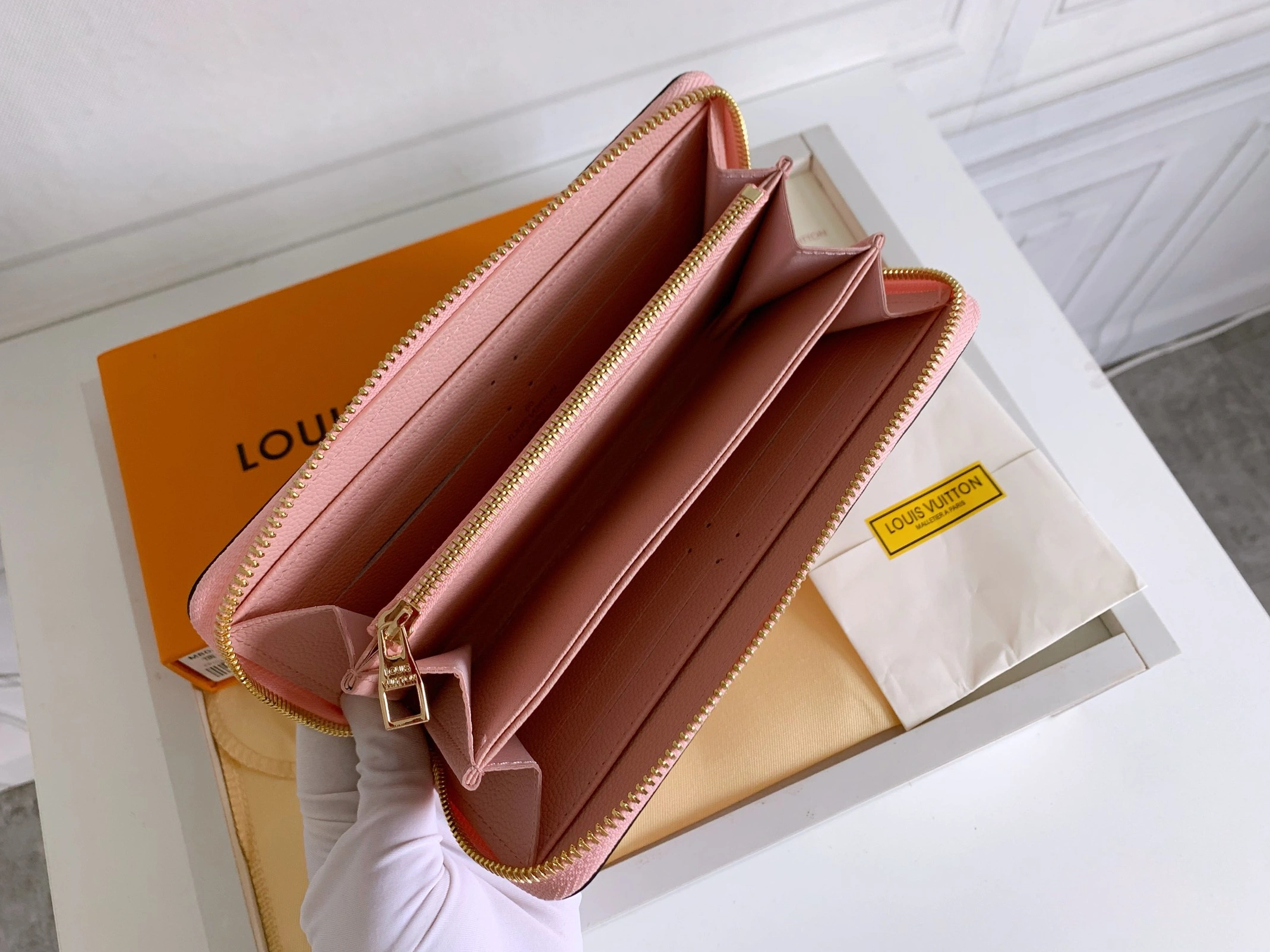 Louis Vuitton LV Wallets For Women Sleek 2841