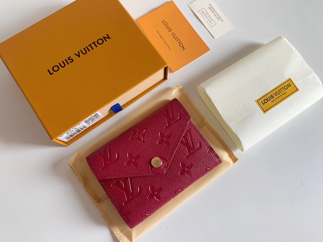 Louis Vuitton LV Wallets For Women Sleek 4911