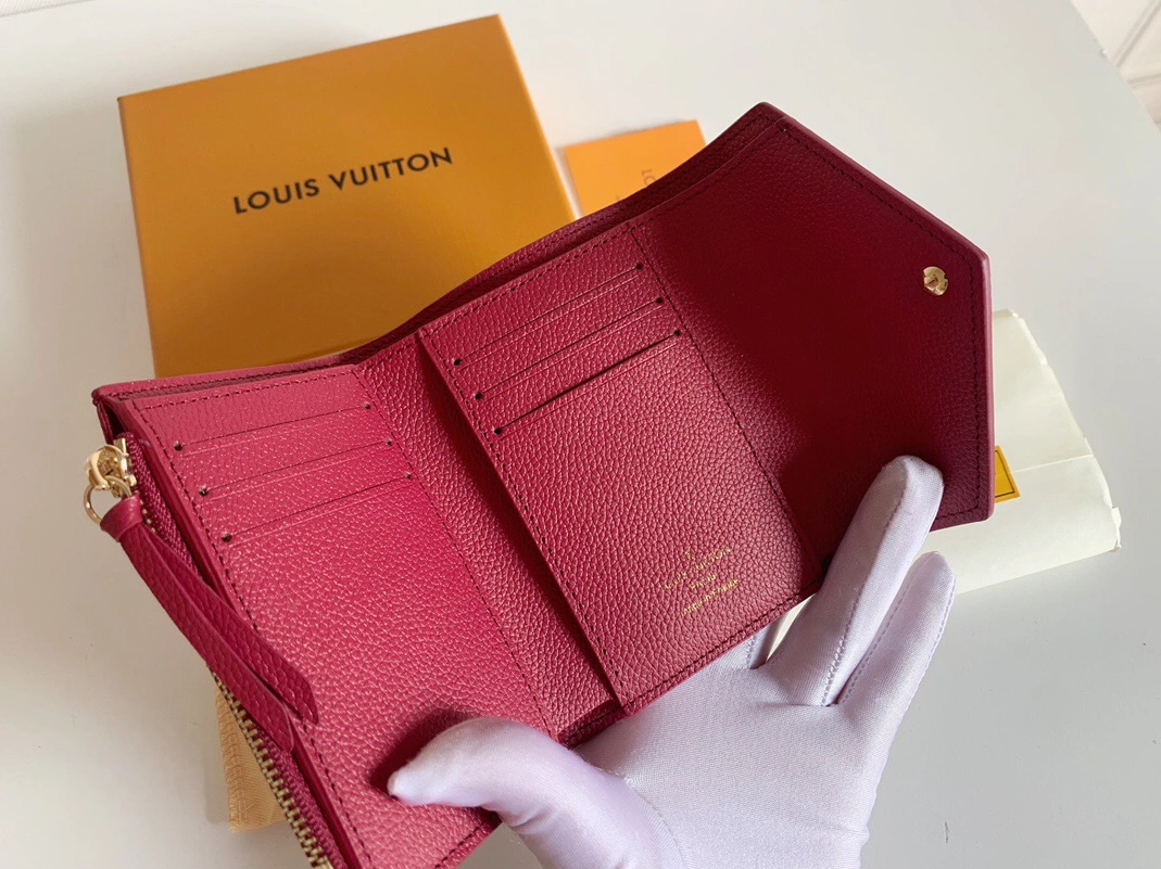 Louis Vuitton LV Wallets For Women Sleek 4911