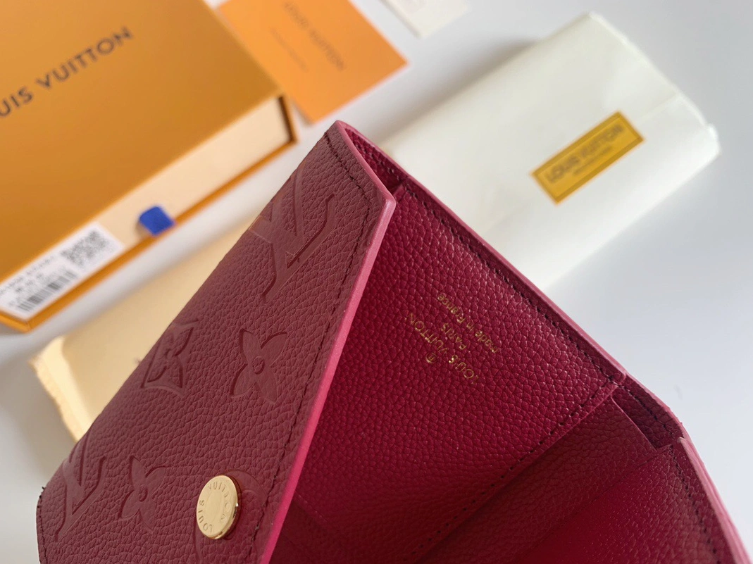Louis Vuitton LV Wallets For Women Sleek 4911