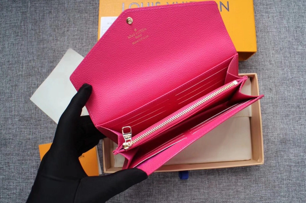 Louis Vuitton LV Wallets For Women Stylish 245