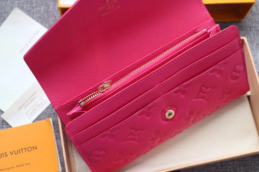 Louis Vuitton LV Wallets For Women Stylish 245
