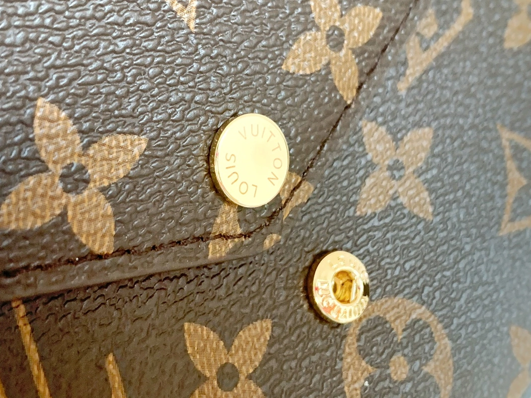 Louis Vuitton LV Wallets For Women Stylish 6204