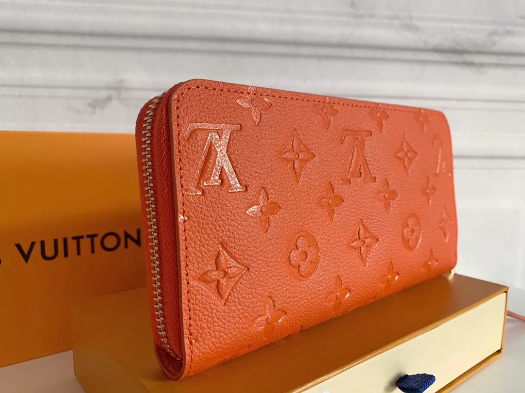 Louis Vuitton LV Wallets Functional 5164
