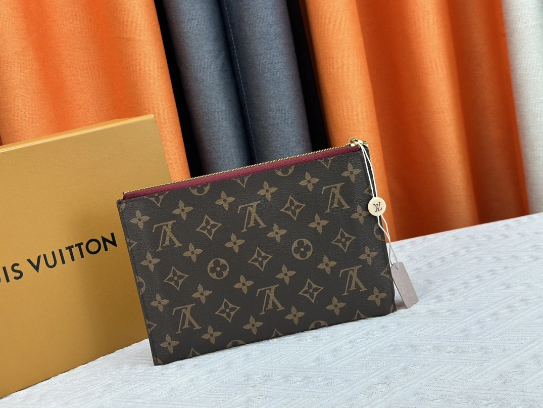 Louis Vuitton LV Wallets In Burgundy Versatile 3805