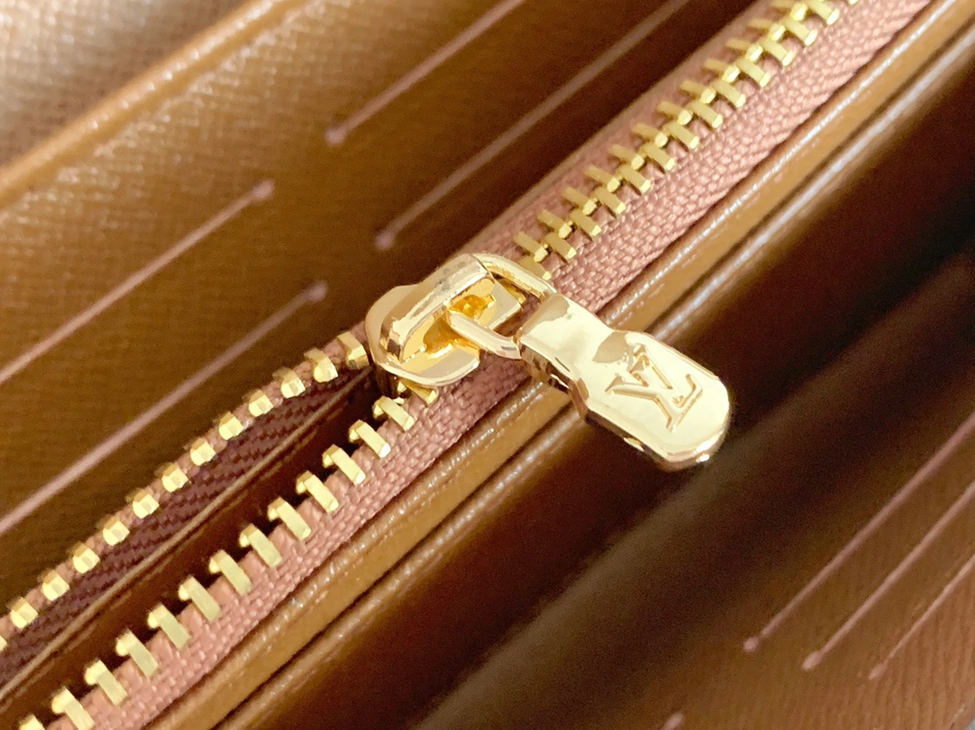 Louis Vuitton LV Wallets In Coffee For Women Lightweight 2718