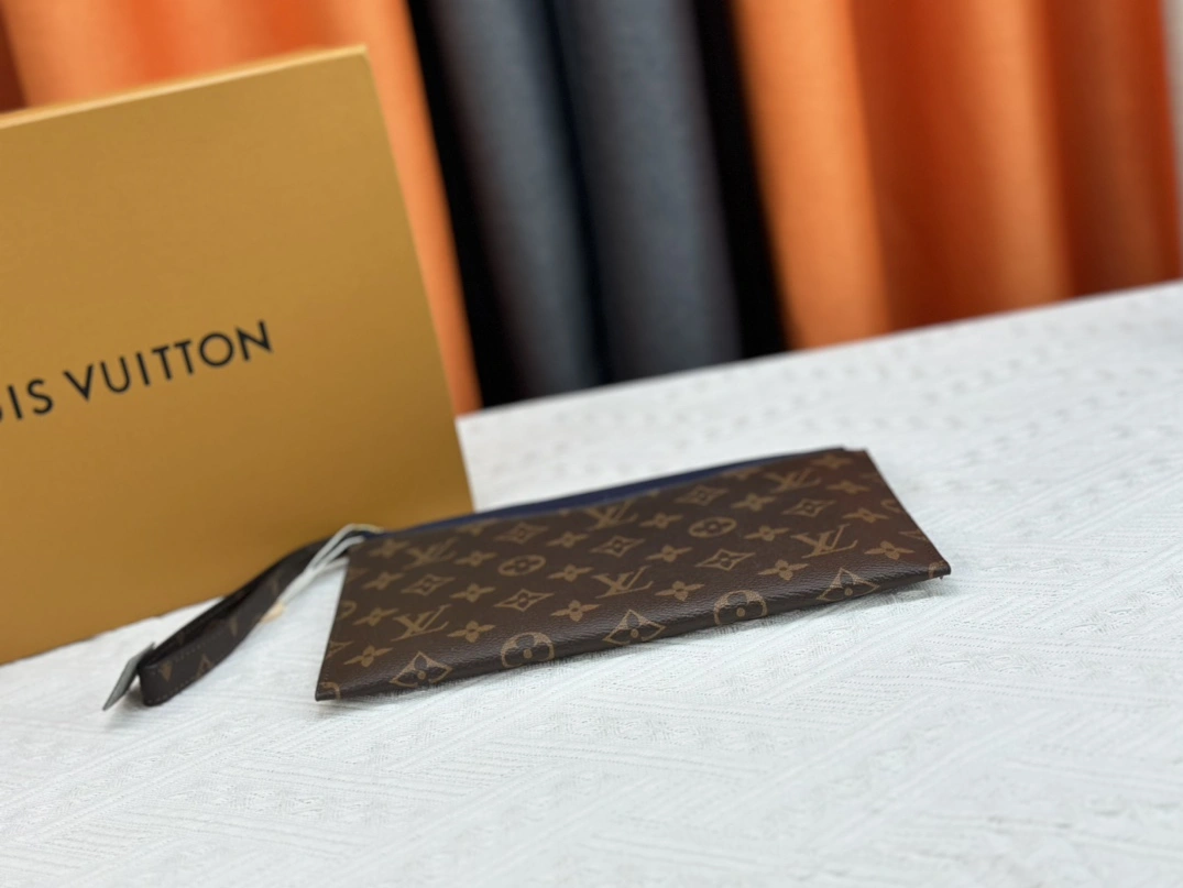 Louis Vuitton LV Wallets In Navy ModernLook 142