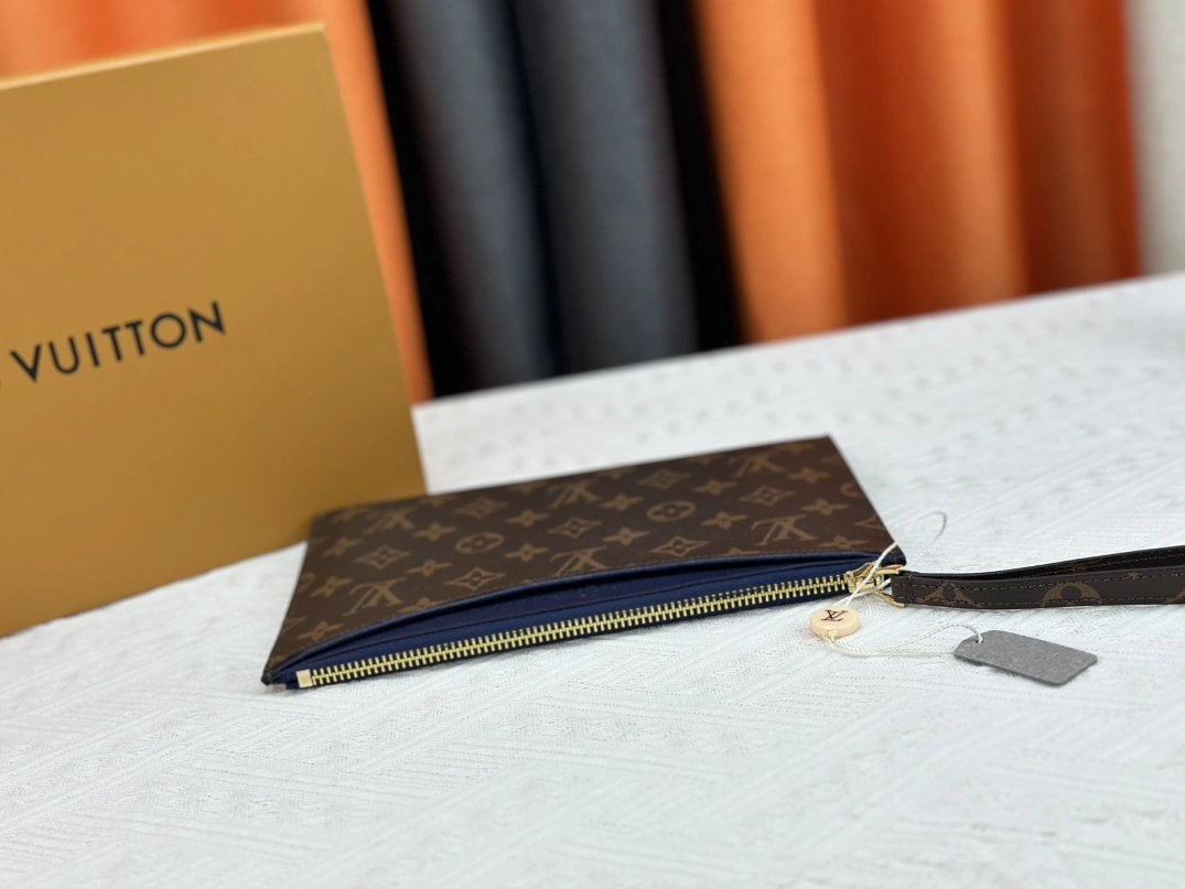 Louis Vuitton LV Wallets In Navy ModernLook 142