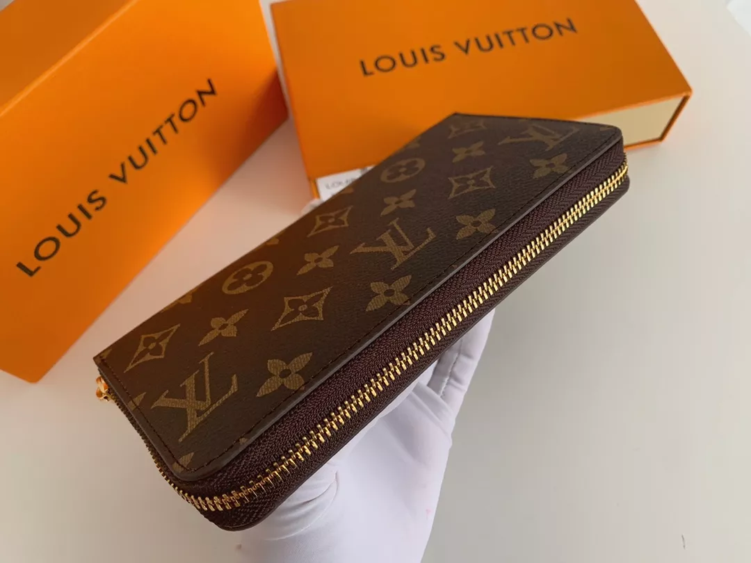 Louis Vuitton LV Wallets In Rose Red Modern 3923