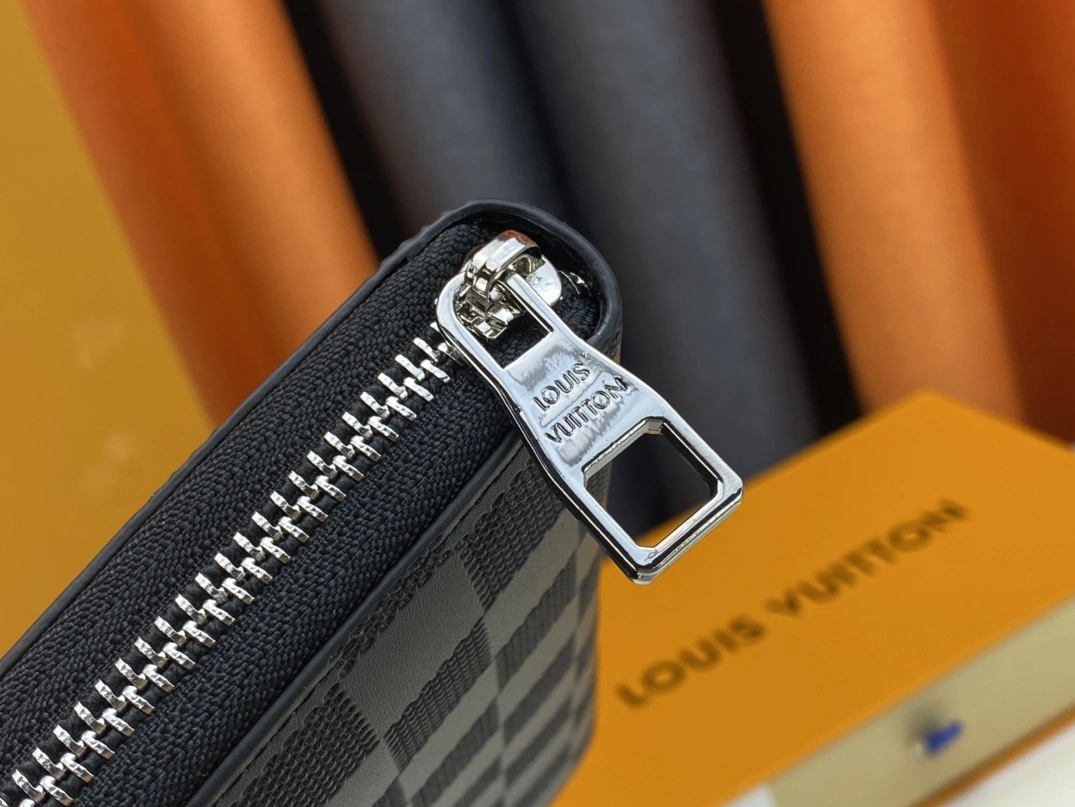 Louis Vuitton LV Wallets Lightweight 582
