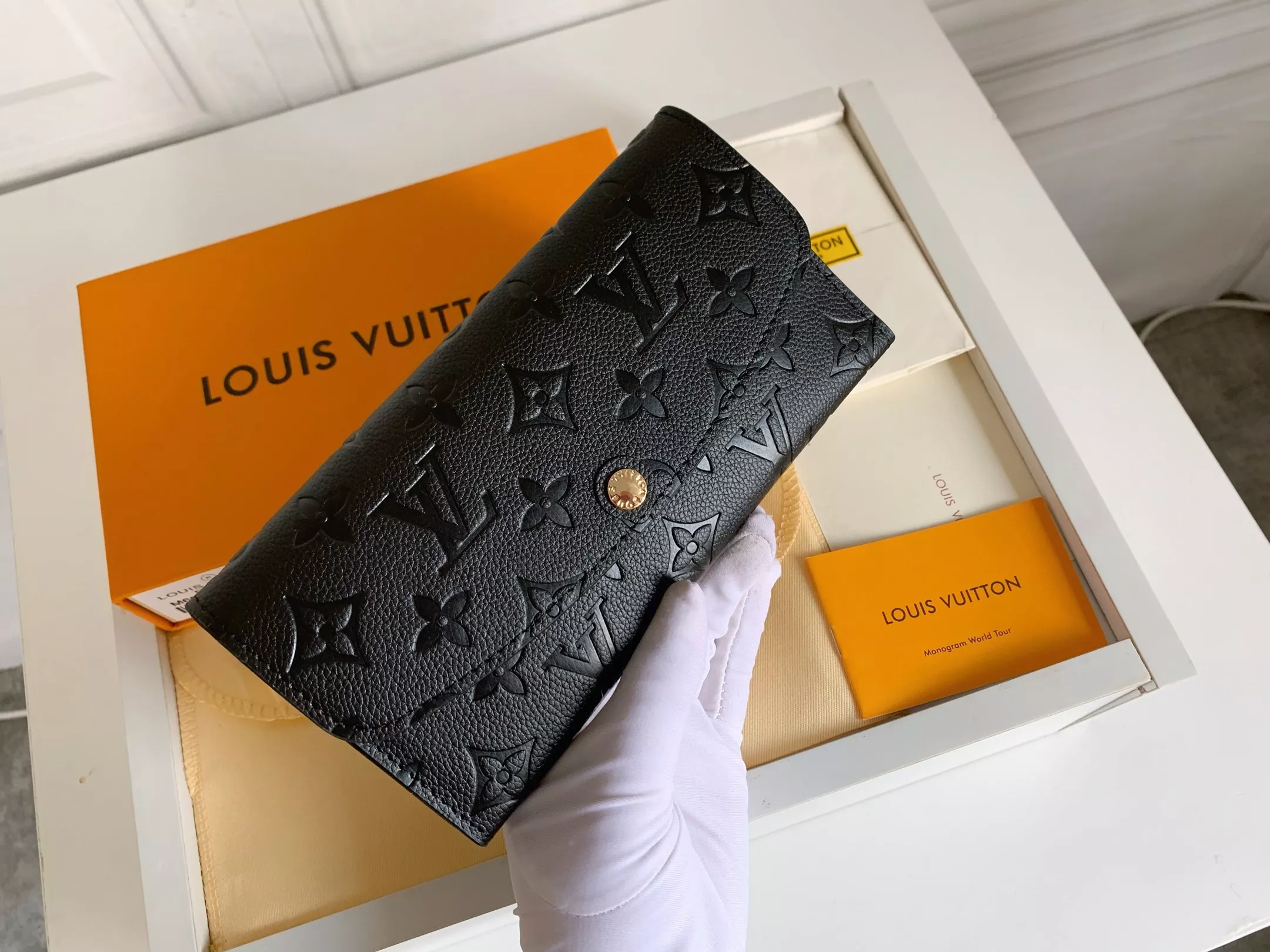 Louis Vuitton LV Wallets Minimalist 295