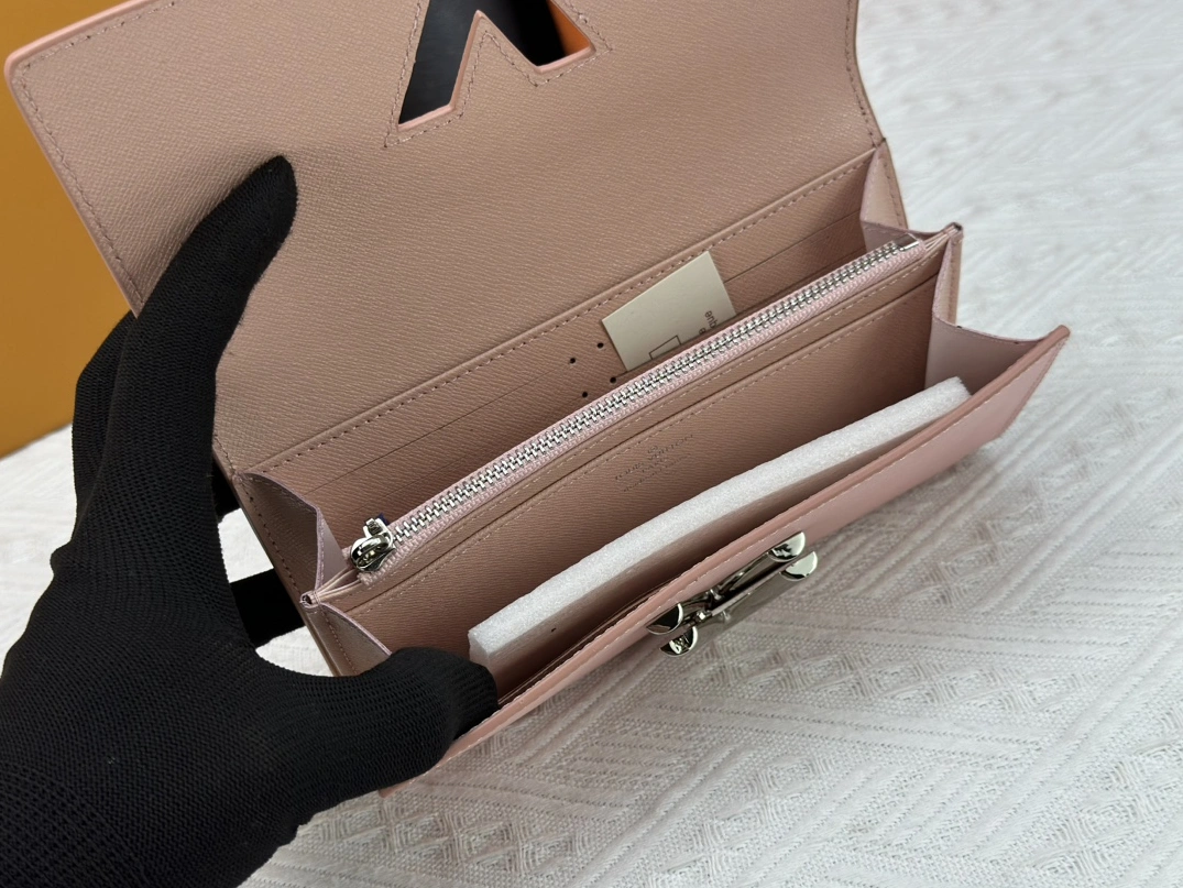 Louis Vuitton LV Wallets Refined 2129