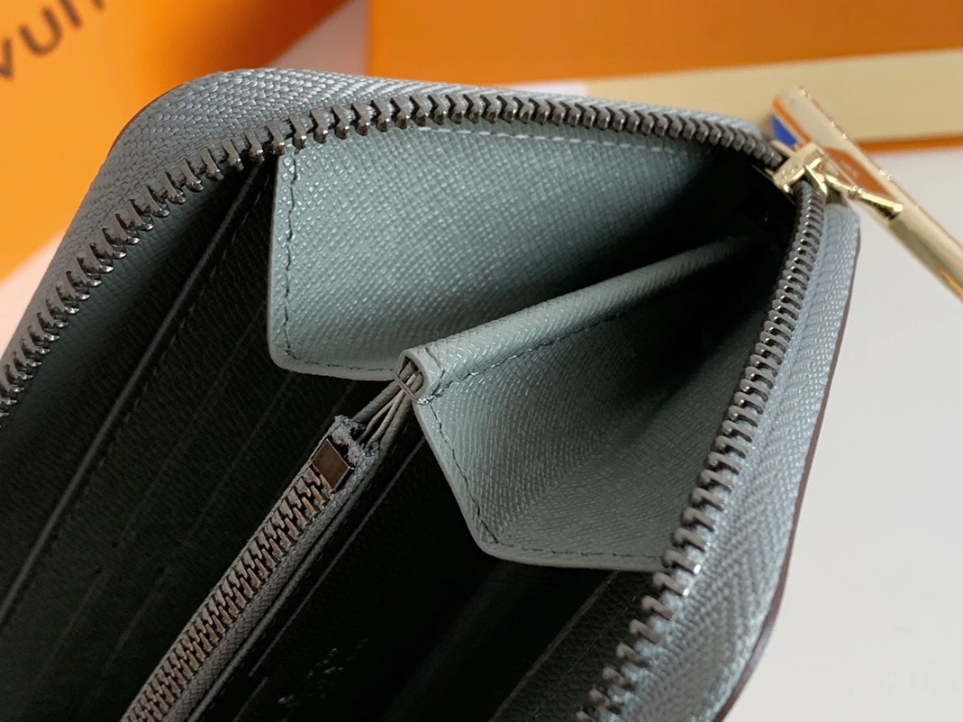 Louis Vuitton LV Wallets Refined 4177
