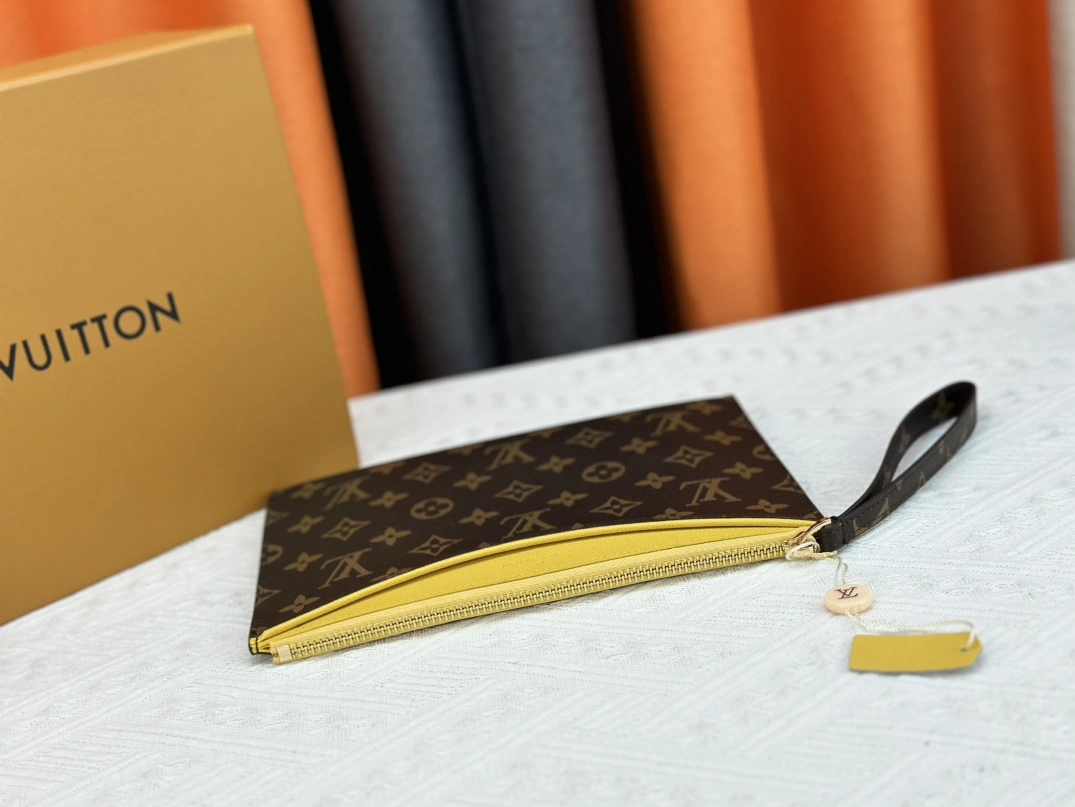 Louis Vuitton LV Wallets Resilient 3871