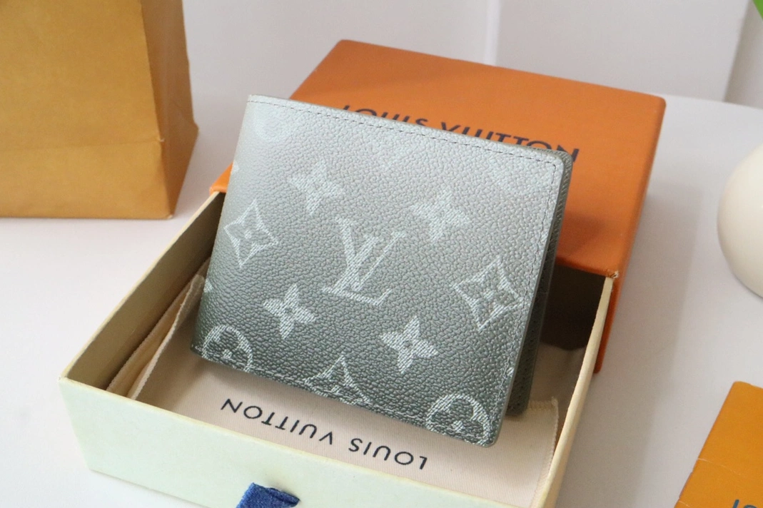 Louis Vuitton LV Wallets Trendsetting 785