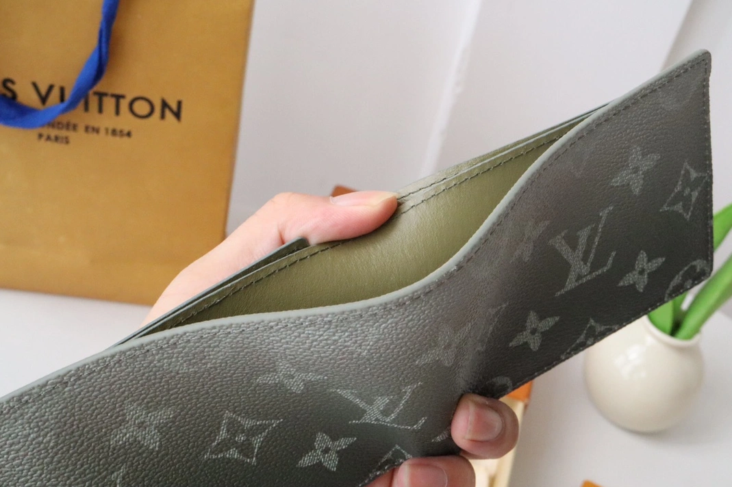 Louis Vuitton LV Wallets Trendsetting 785