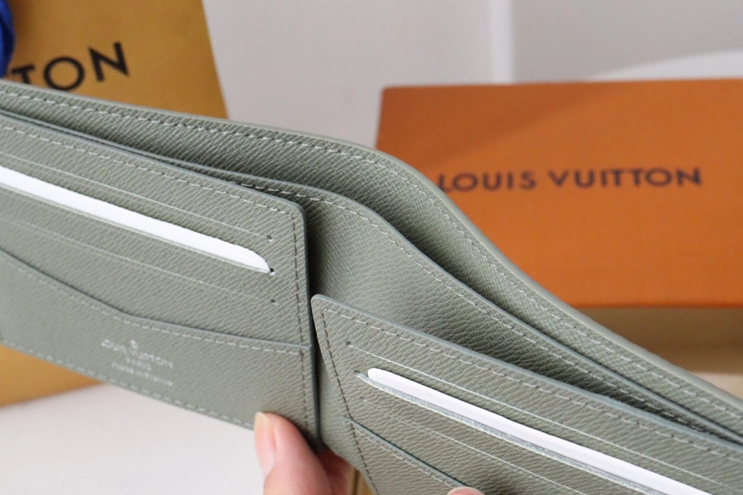Louis Vuitton LV Wallets Trendsetting 785