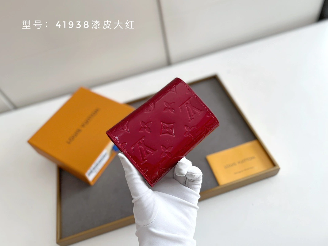 Louis Vuitton LV Wallets Versatile 5545