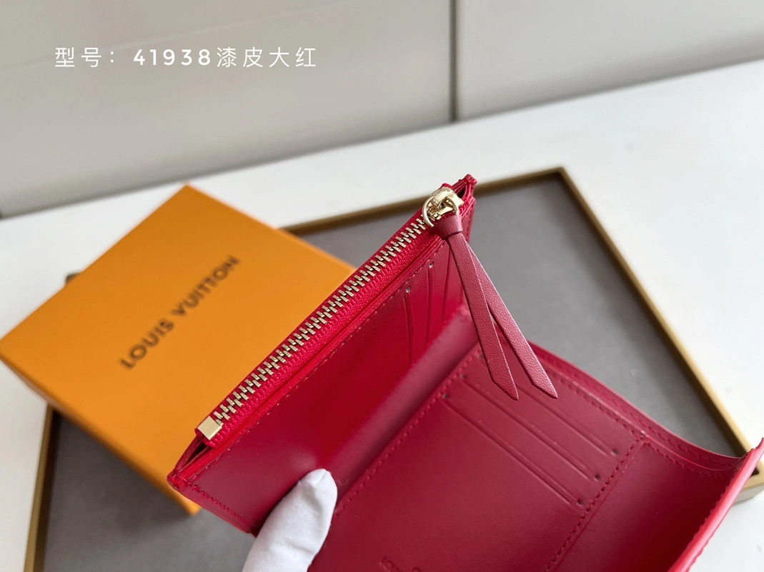 Louis Vuitton LV Wallets Versatile 5545