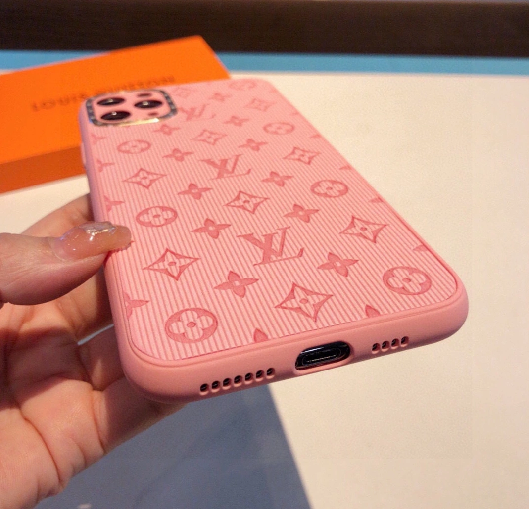 Louis Vuitton LV iPhone Case EyeCatching 8003