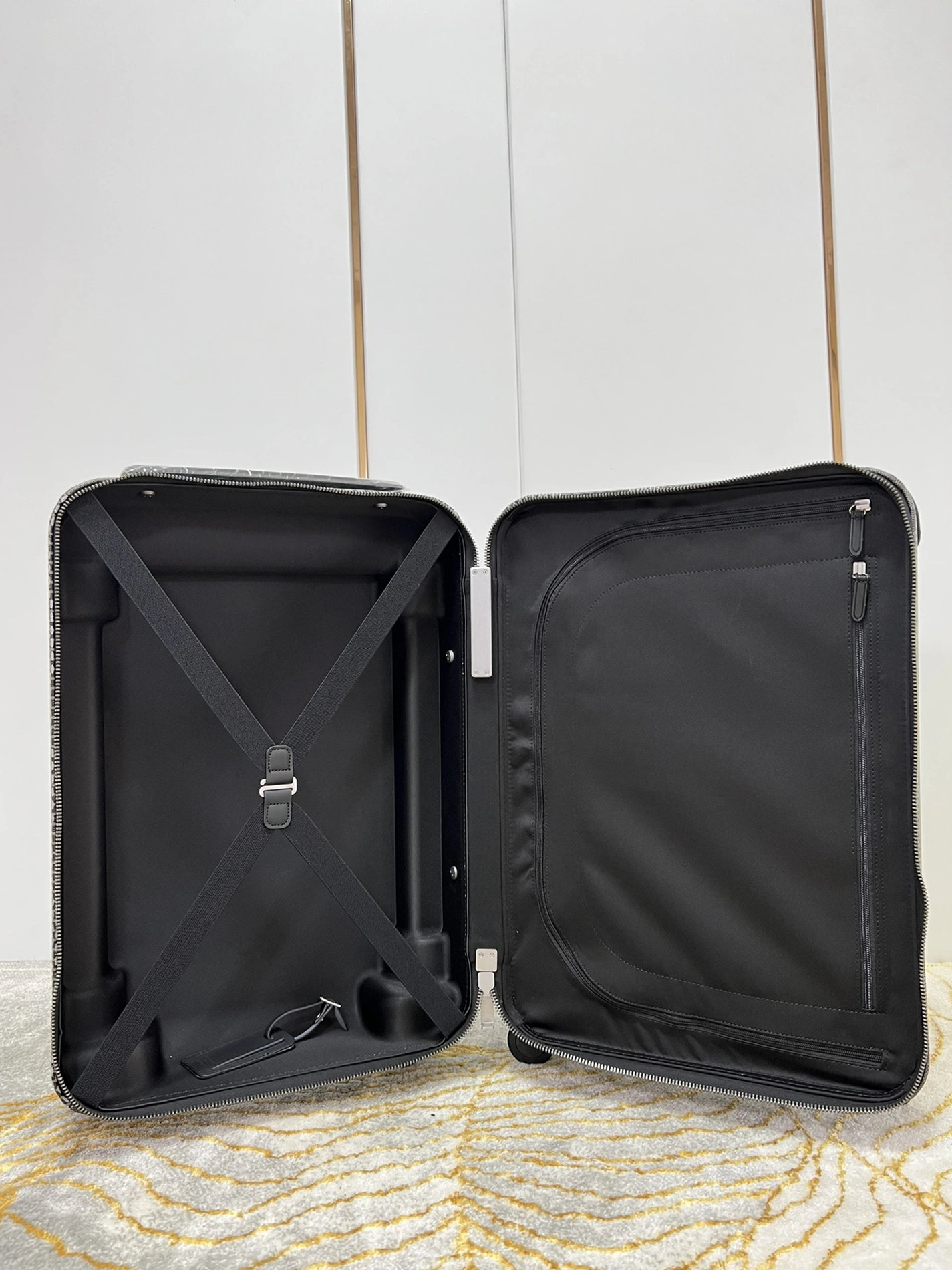 Louis Vuitton Luggage AllSeason 9358