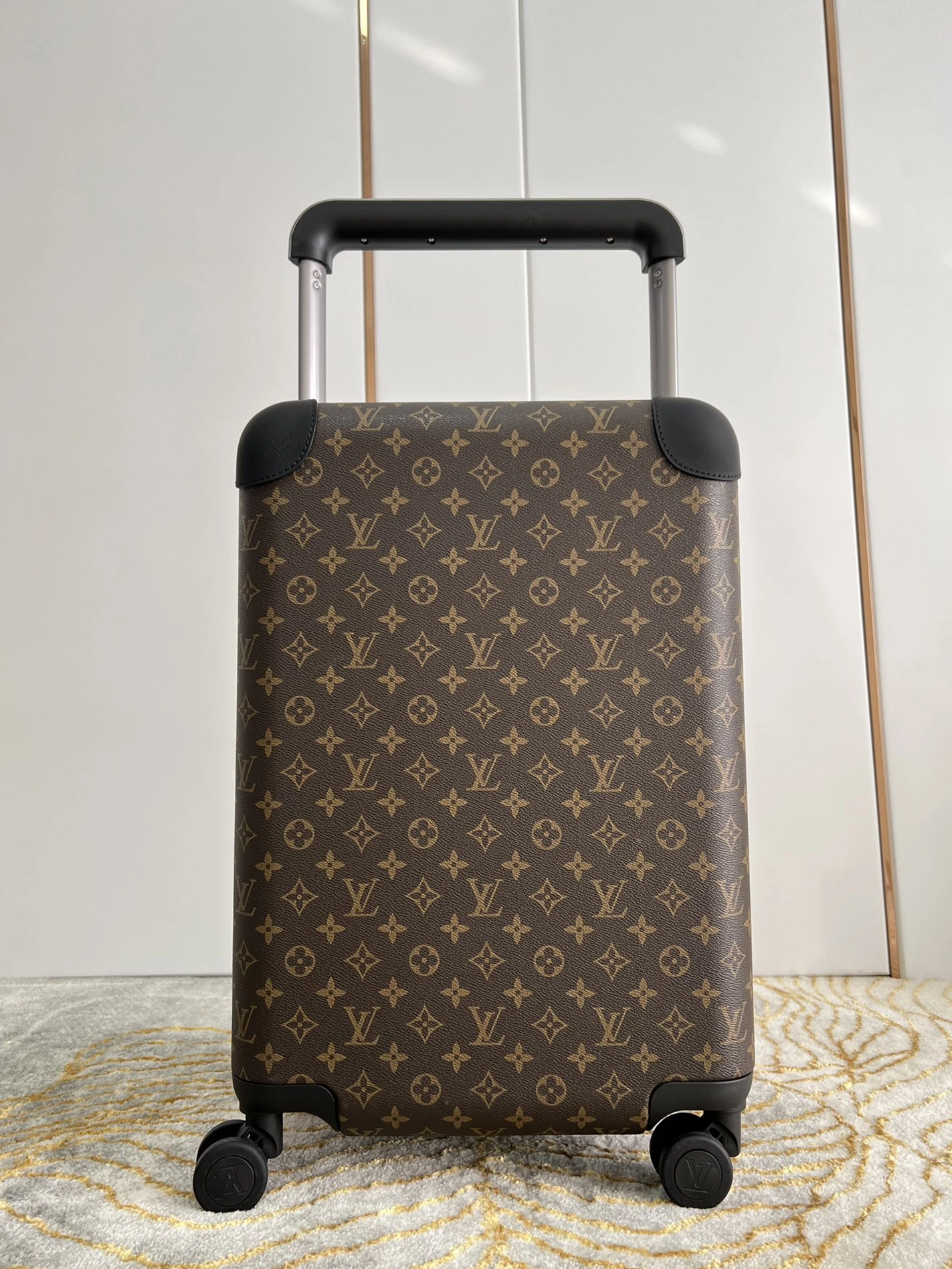 Louis Vuitton Luggage Comfortable 9149