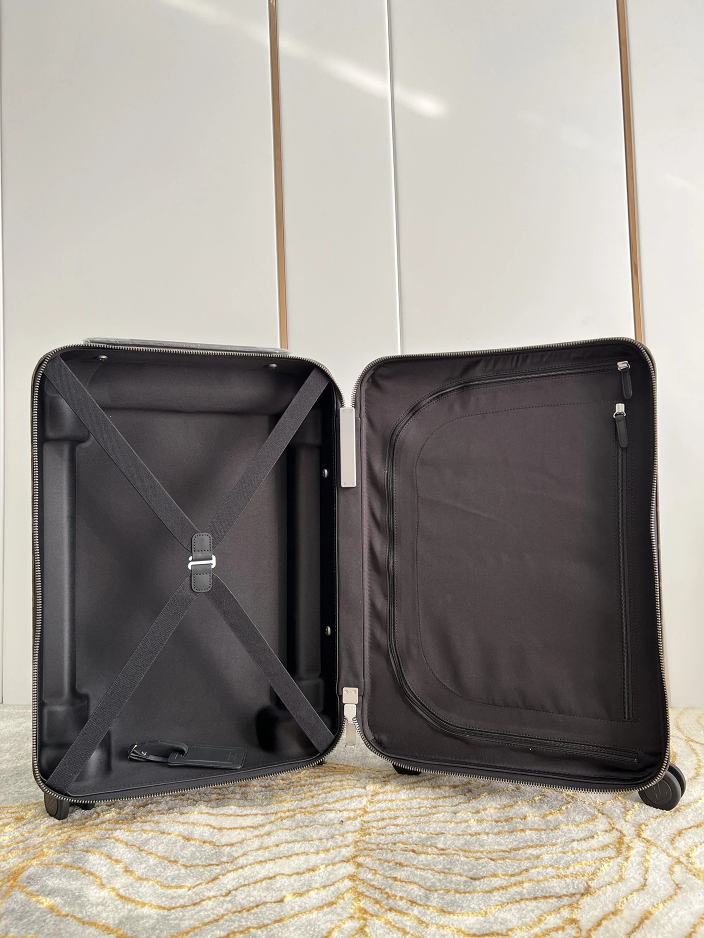 Louis Vuitton Luggage Comfortable 9149
