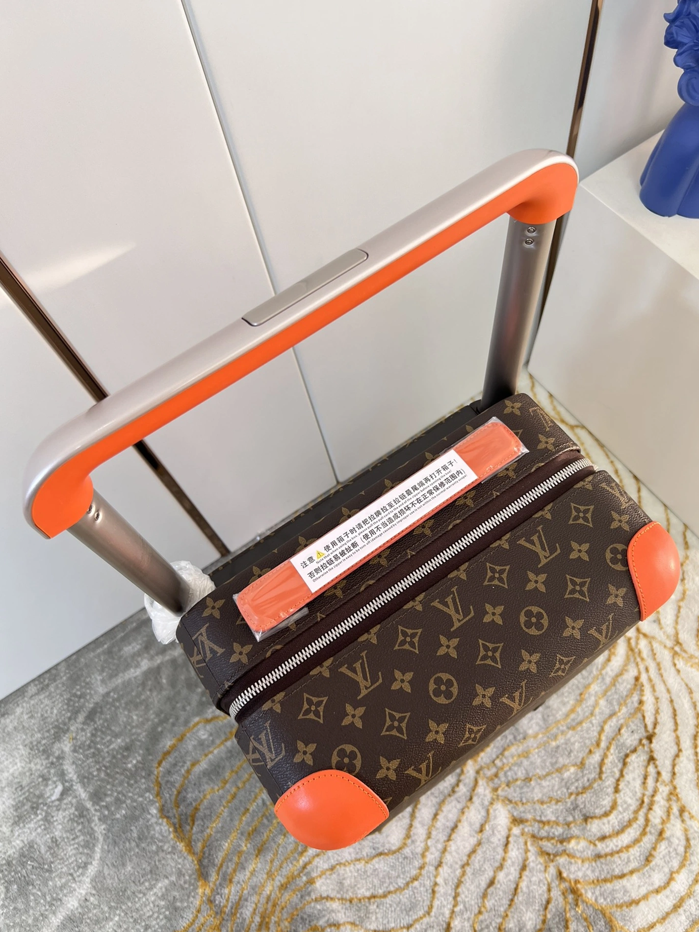 Louis Vuitton Luggage Cozy 7584