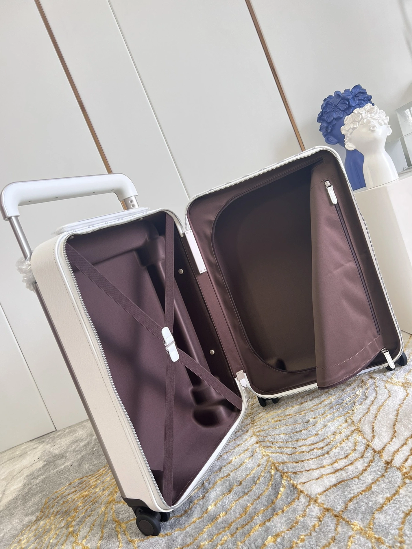 Louis Vuitton Luggage DailyWear 5791