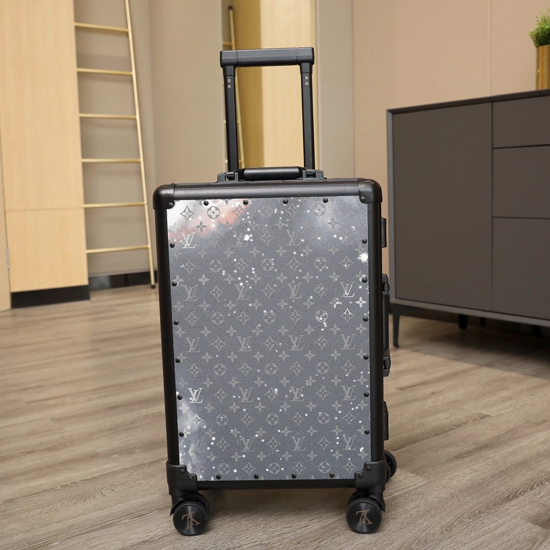 Louis Vuitton Luggage For Unisex Comfortable 3234
