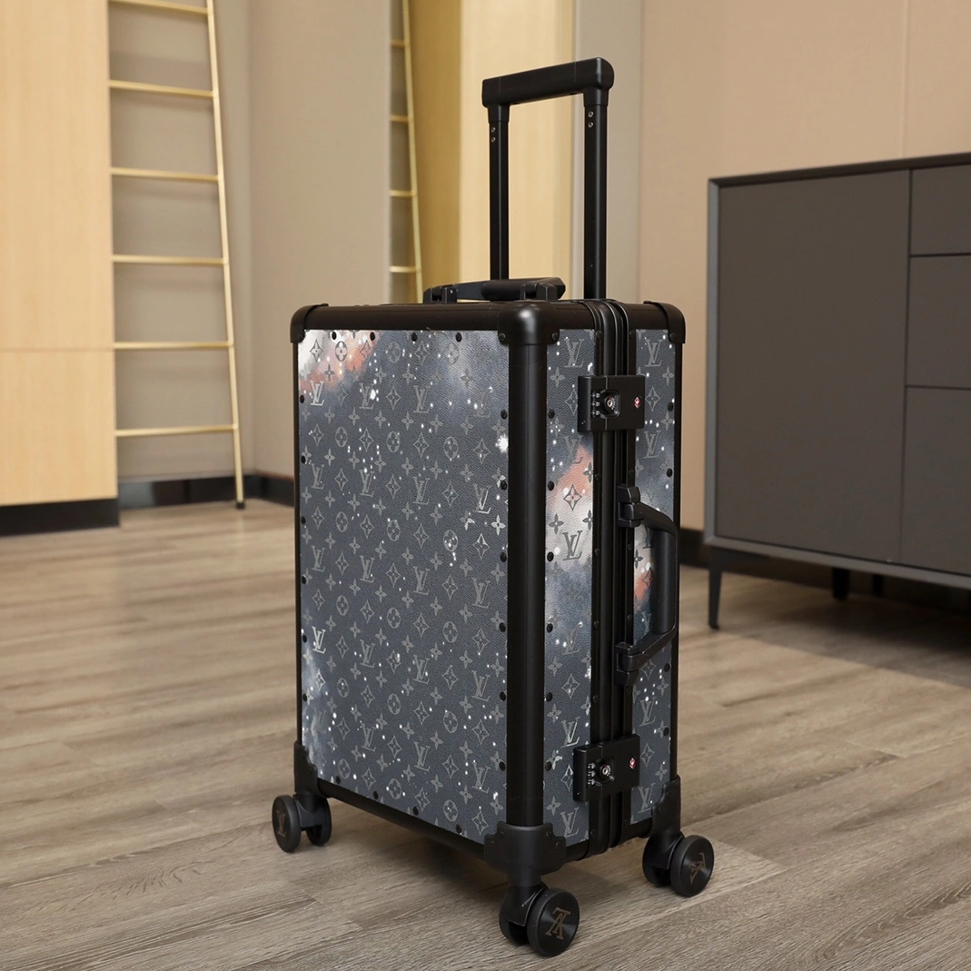 Louis Vuitton Luggage For Unisex Comfortable 3234