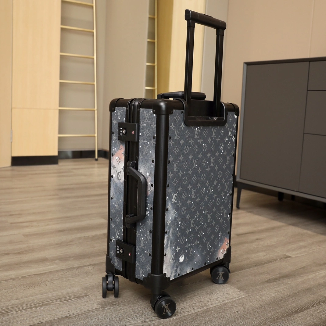 Louis Vuitton Luggage For Unisex Comfortable 3234