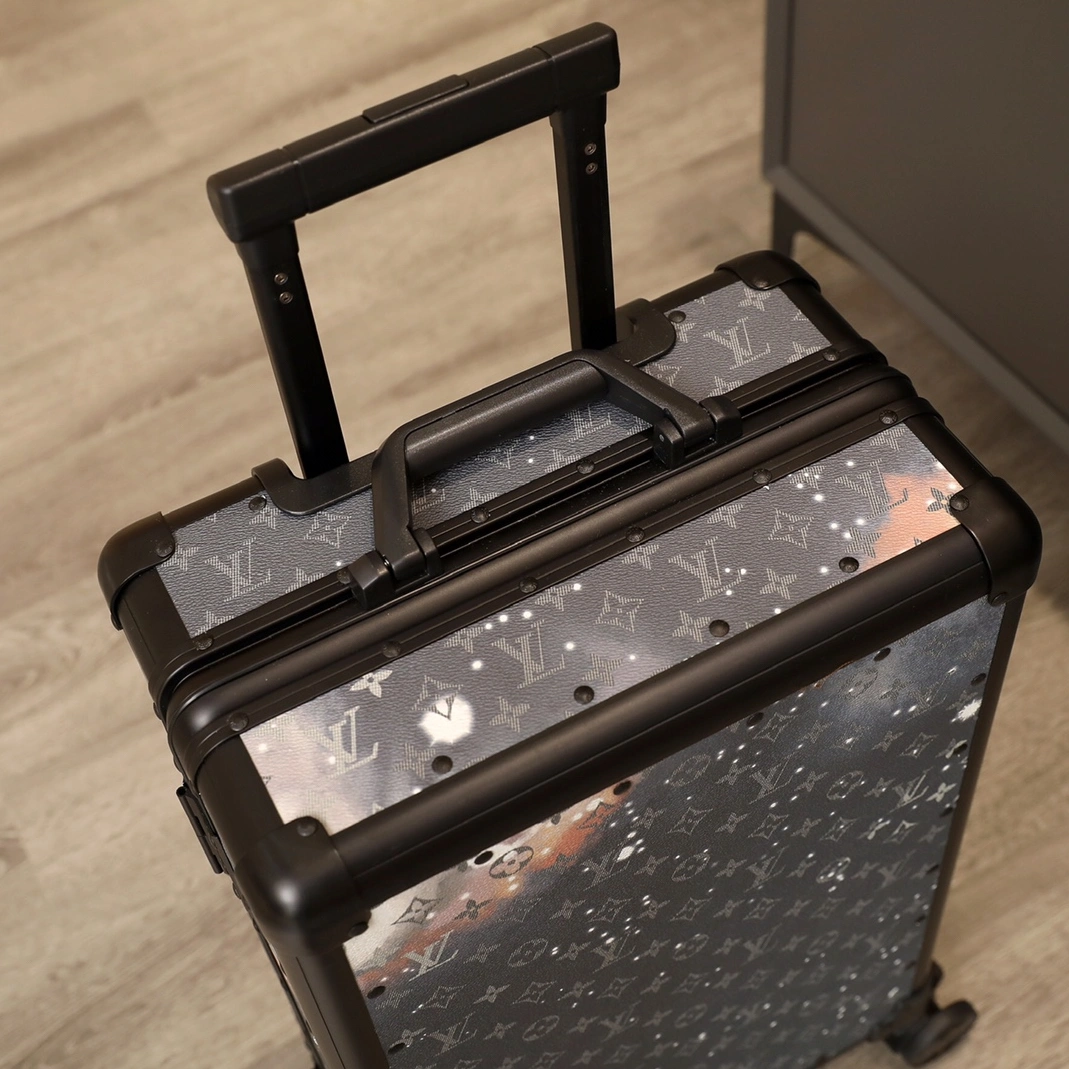 Louis Vuitton Luggage For Unisex Comfortable 3234