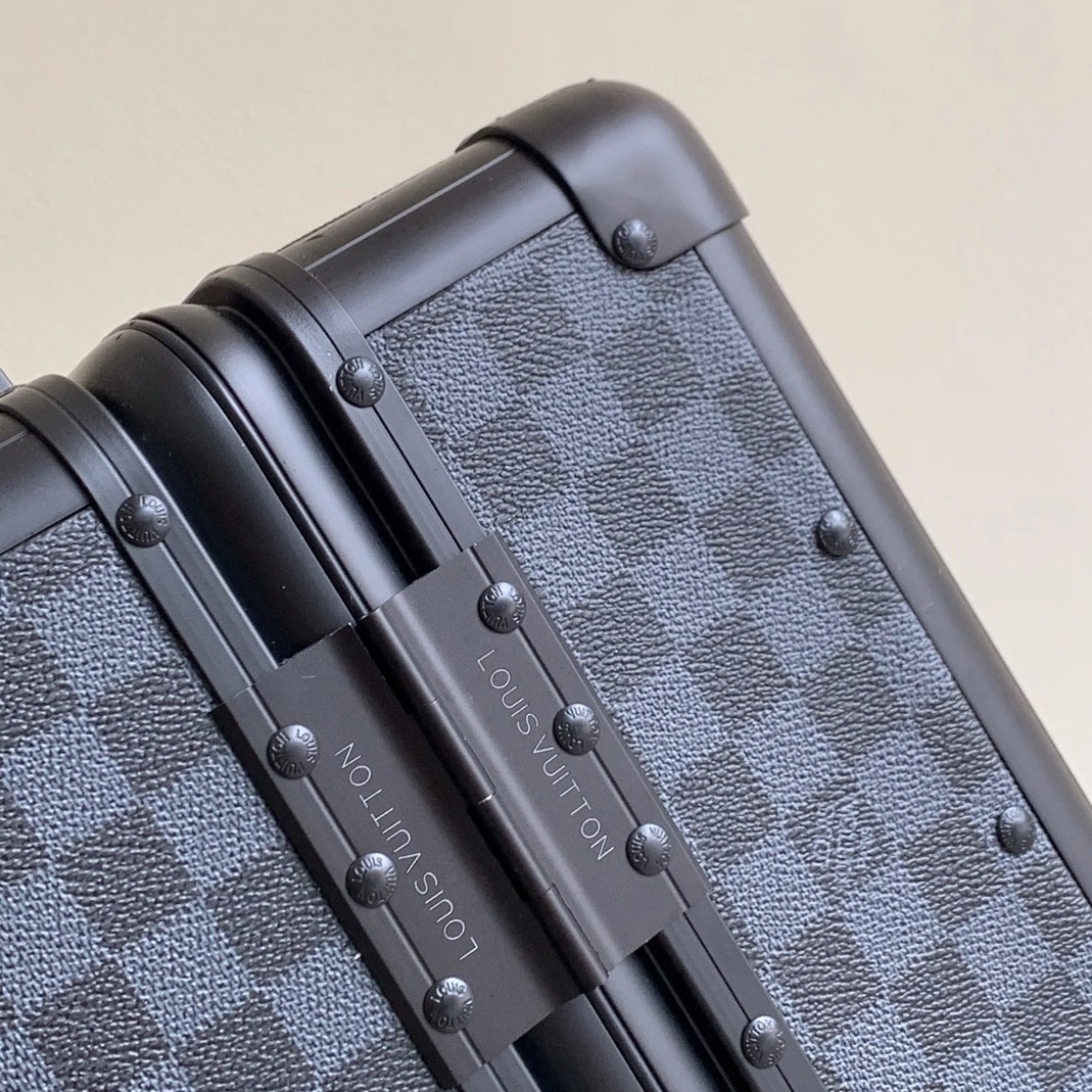 Louis Vuitton Luggage For Unisex Stylish 3611