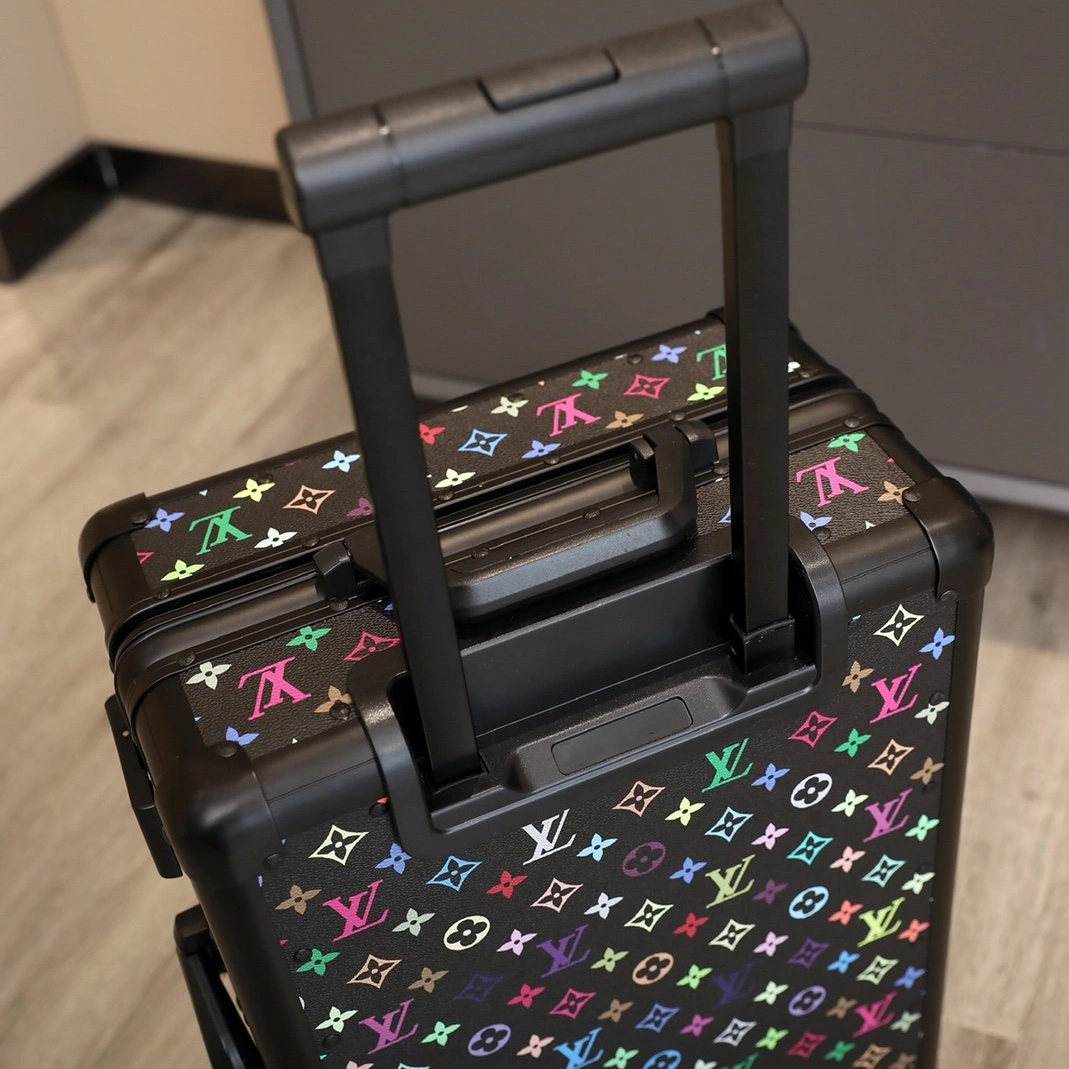Louis Vuitton Luggage Modern 4481