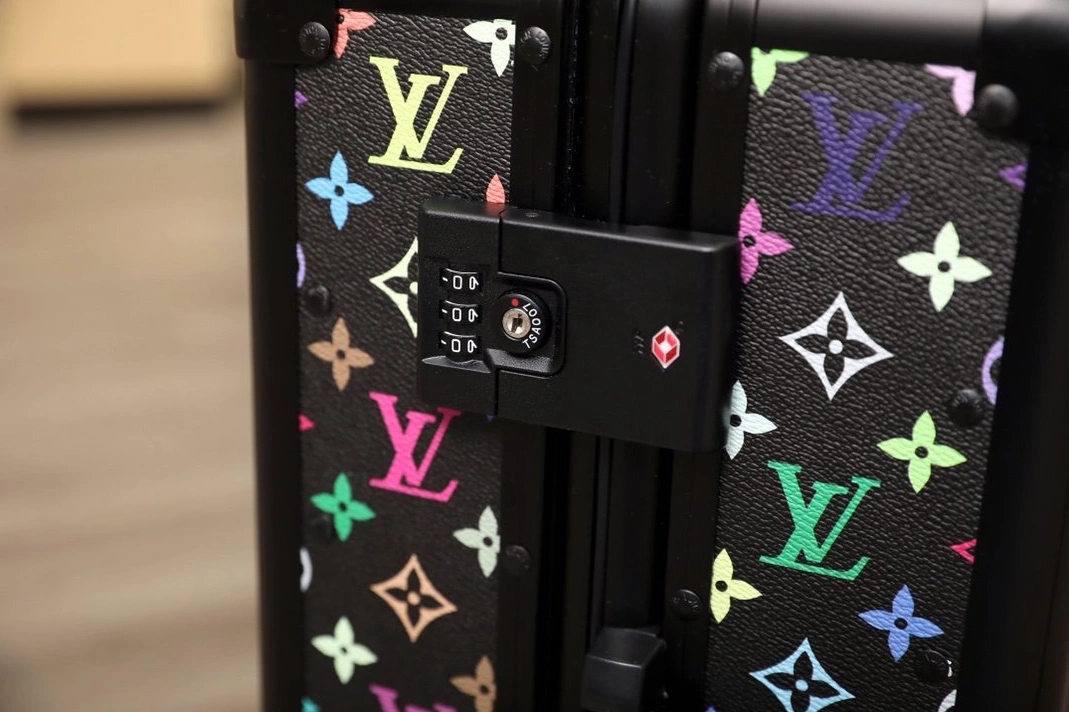 Louis Vuitton Luggage Modern 4481