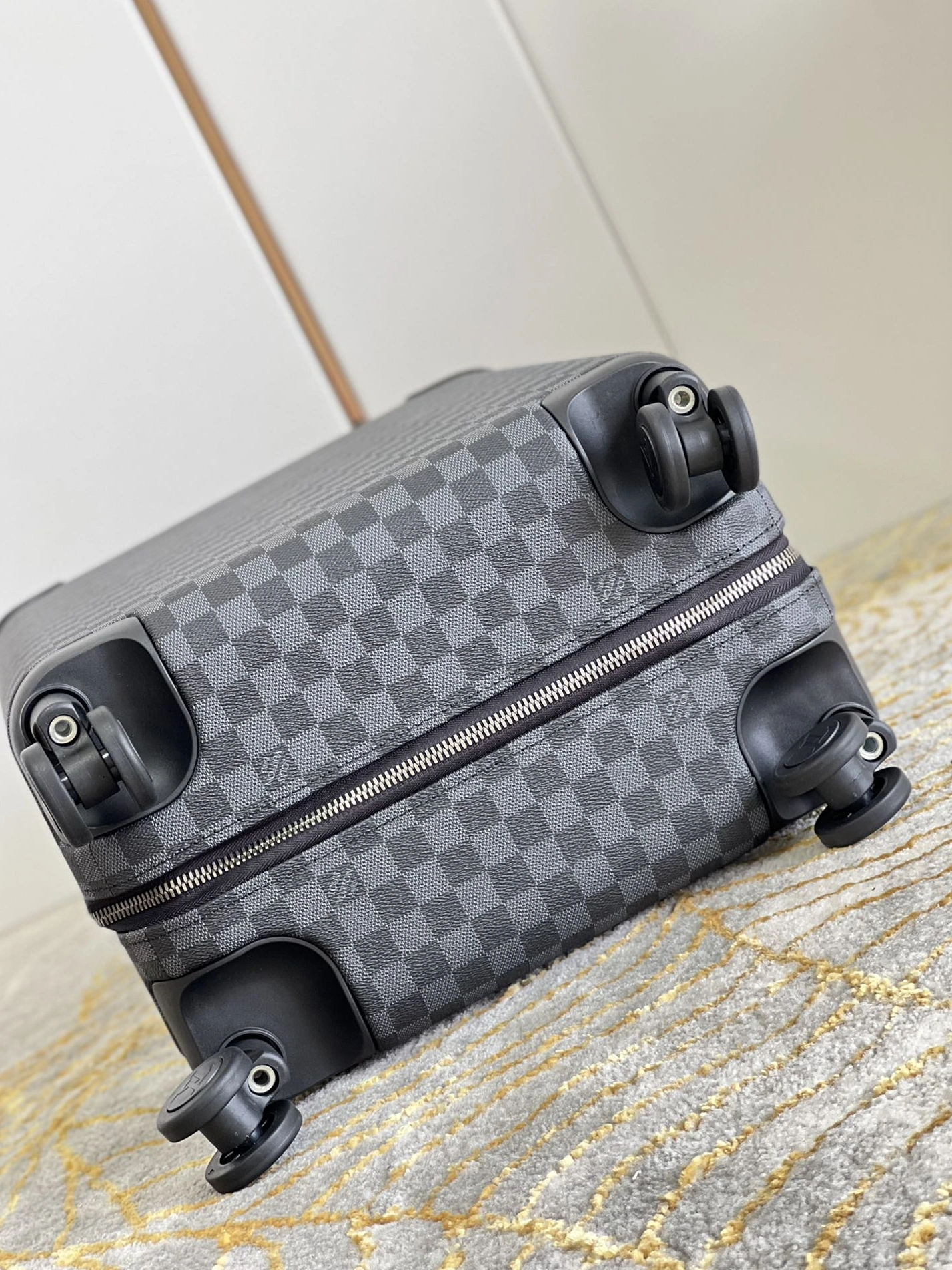 Louis Vuitton Luggage Practical 3585