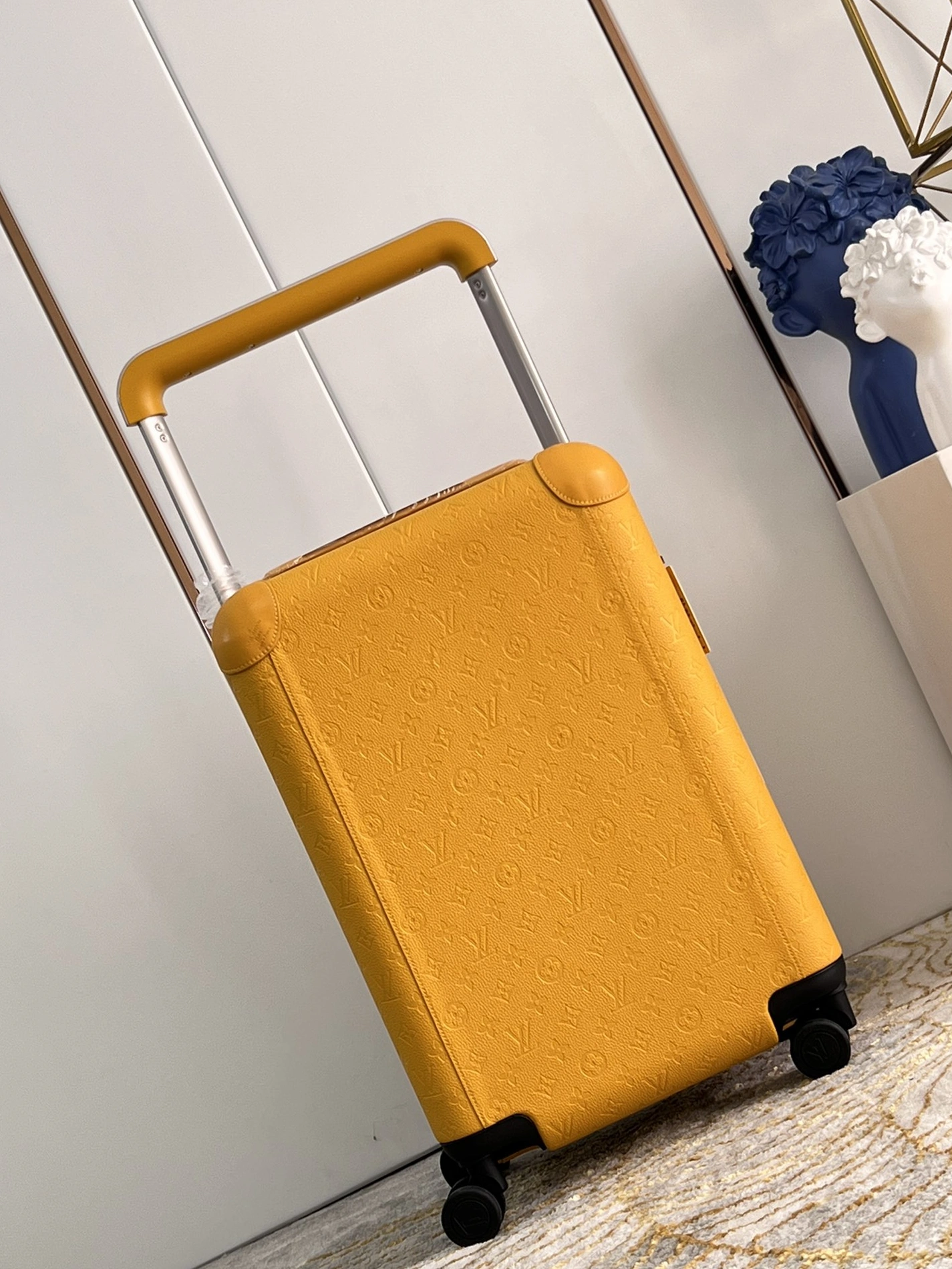 Louis Vuitton Luggage Refined 8703