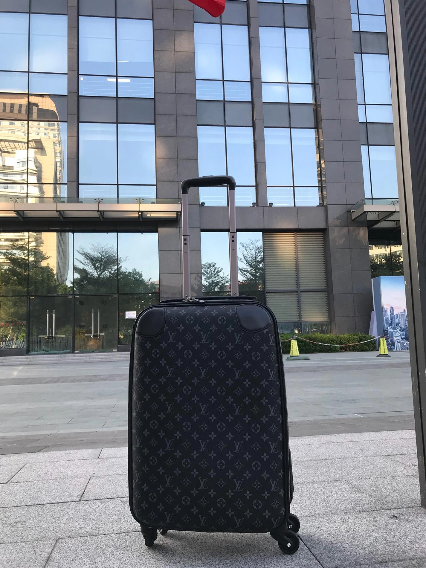 Louis Vuitton Luggage Sophisticated 4536