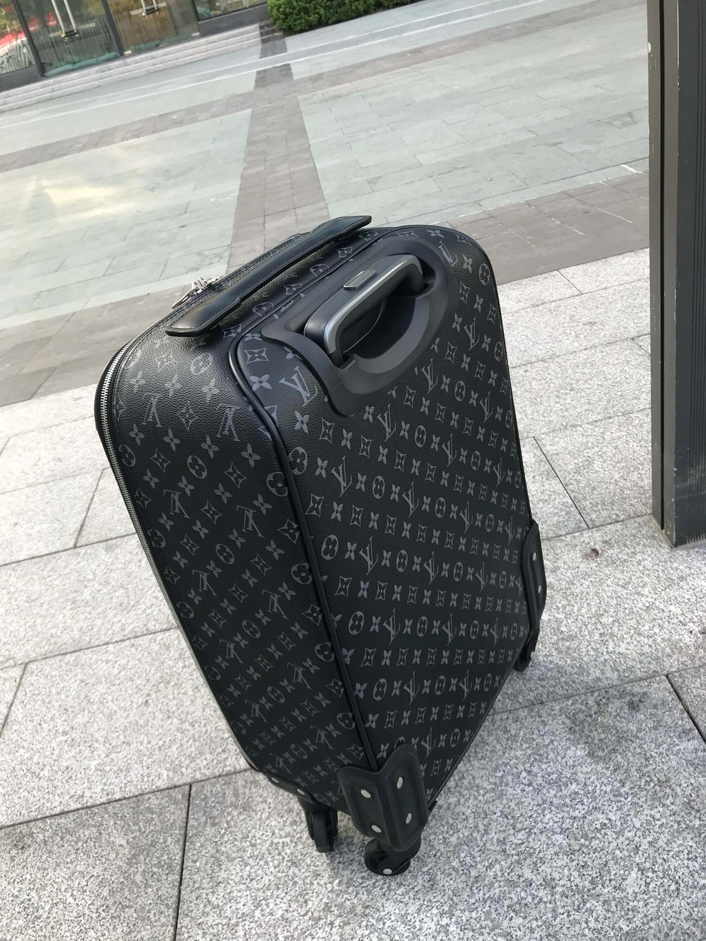 Louis Vuitton Luggage Sophisticated 4536