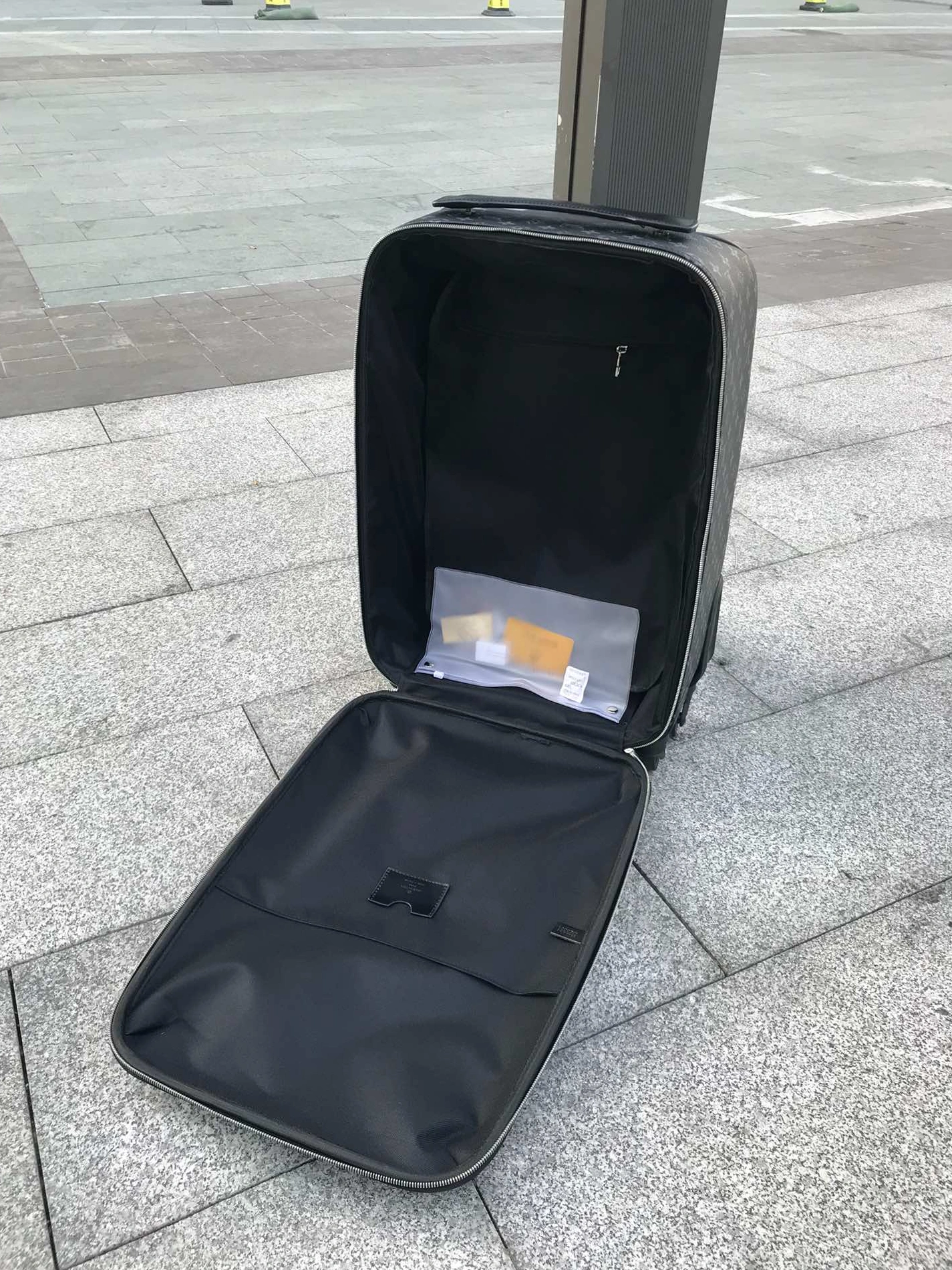 Louis Vuitton Luggage Sophisticated 4536
