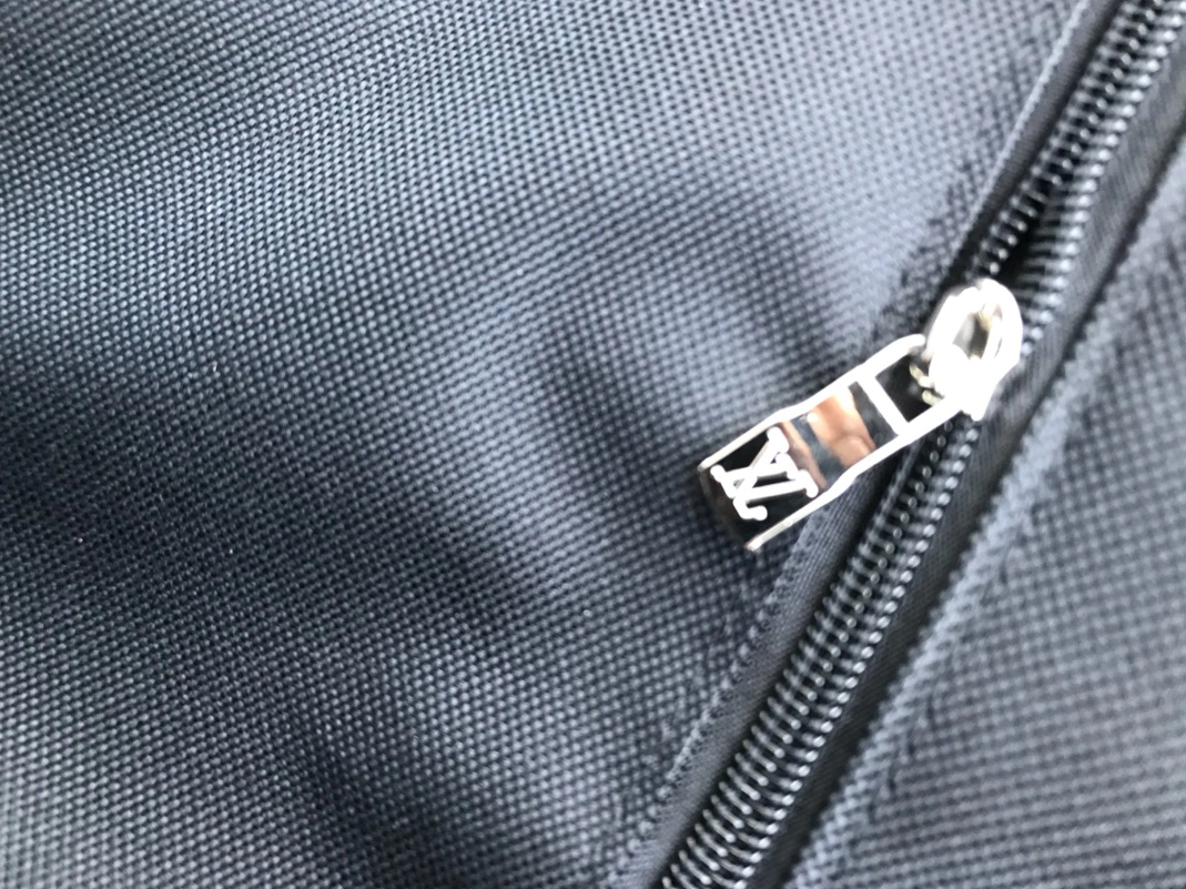 Louis Vuitton Luggage Sophisticated 4536