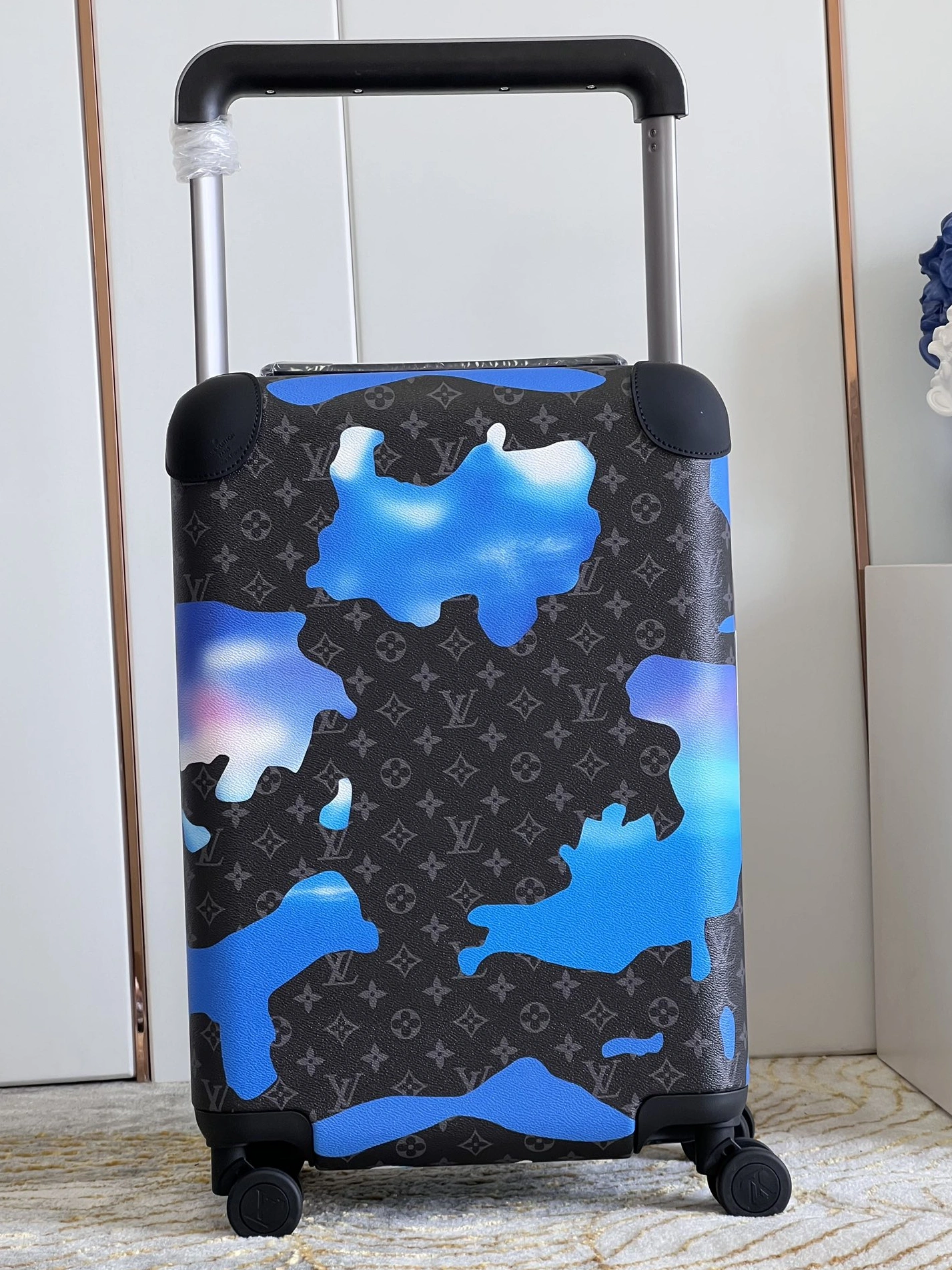 Louis Vuitton Luggage Unique 3708